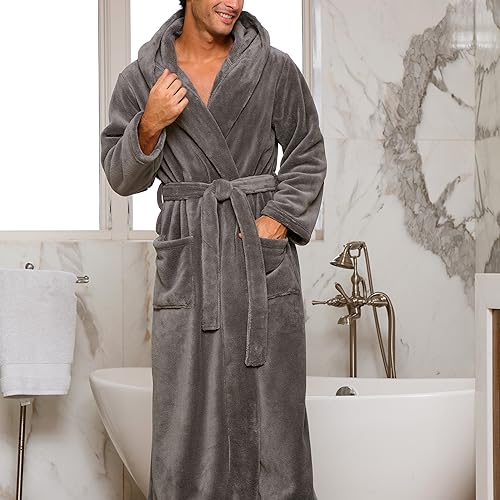 Men’s Fleece Hooded Bathrobe