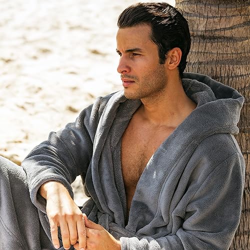 Men’s Fleece Hooded Bathrobe